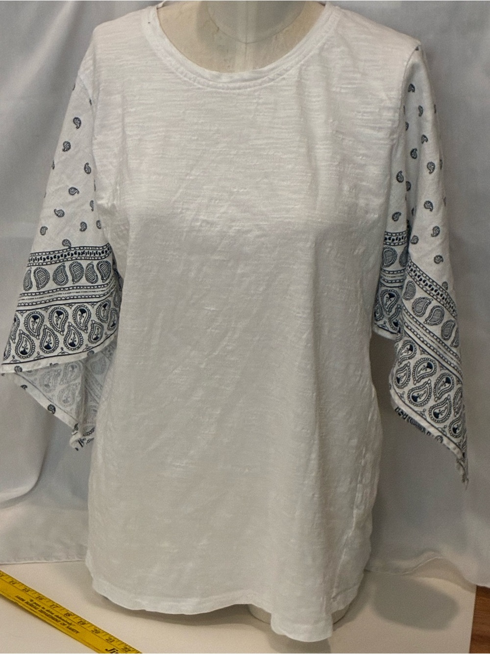 Studio West Apparel Shirt Cotton Knit White Top Blue Paisley Bell Sleeves - Picture 3 of 15